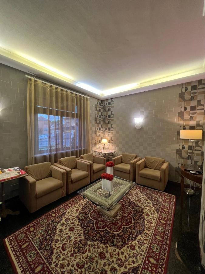 Hotel La Pace San Mauro Torinese Exteriör bild