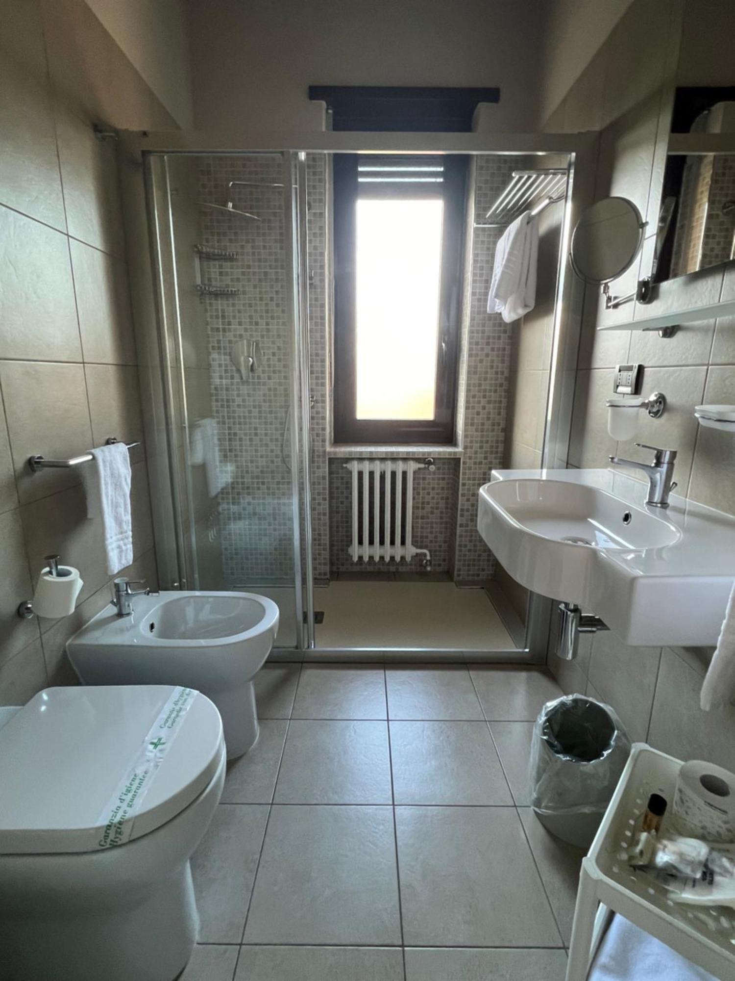 Hotel La Pace San Mauro Torinese Exteriör bild