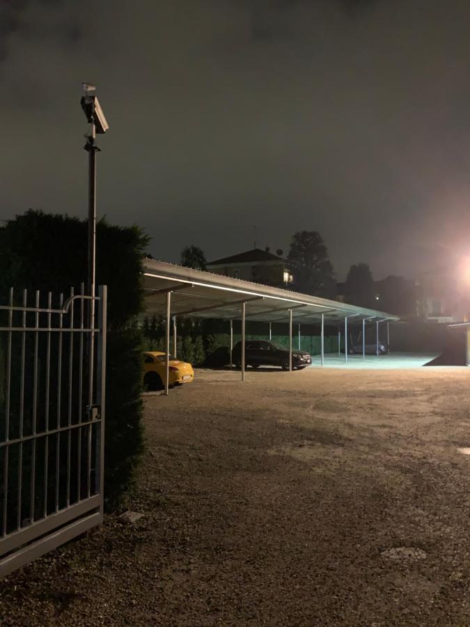 Hotel La Pace San Mauro Torinese Exteriör bild